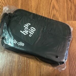 HELLO CLIO KINDLE crossbody NEW